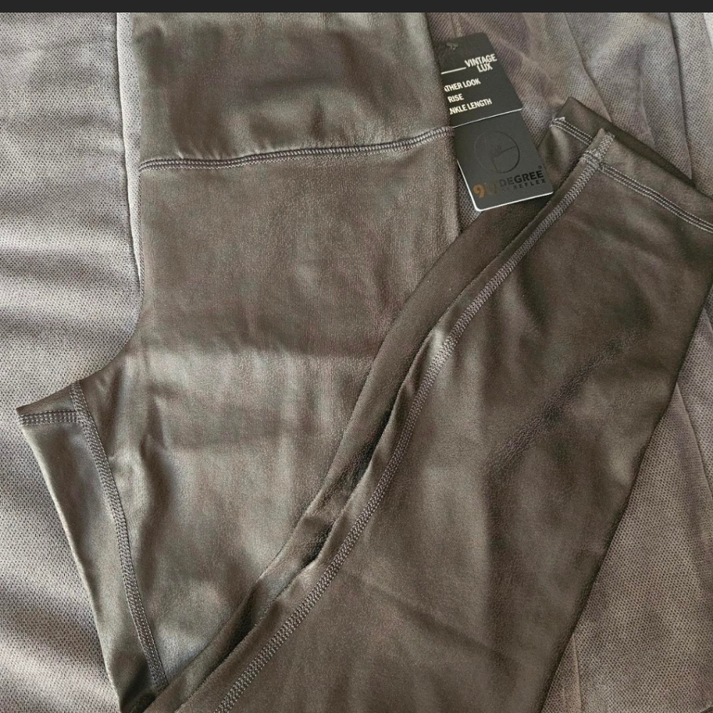Woman's leather  leggings size M